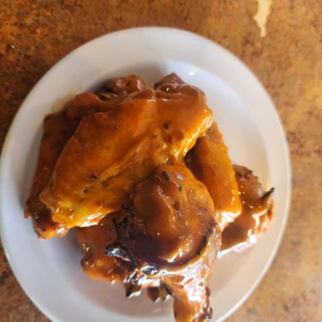 6 Buffalo Wings.